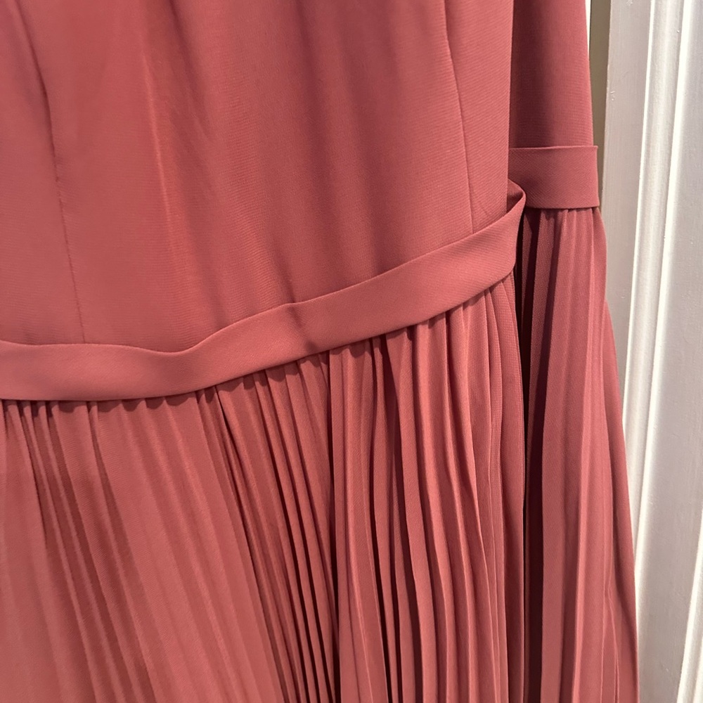 Lindo vestido Nuevo no lo usaré !!!si tienes una próxima fiesta